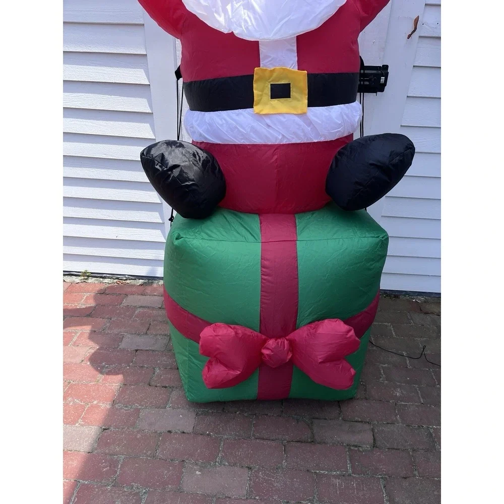 6 FT Christmas Inflatables Santa Claus Waterproof 6  Lighted  Blow I8M2